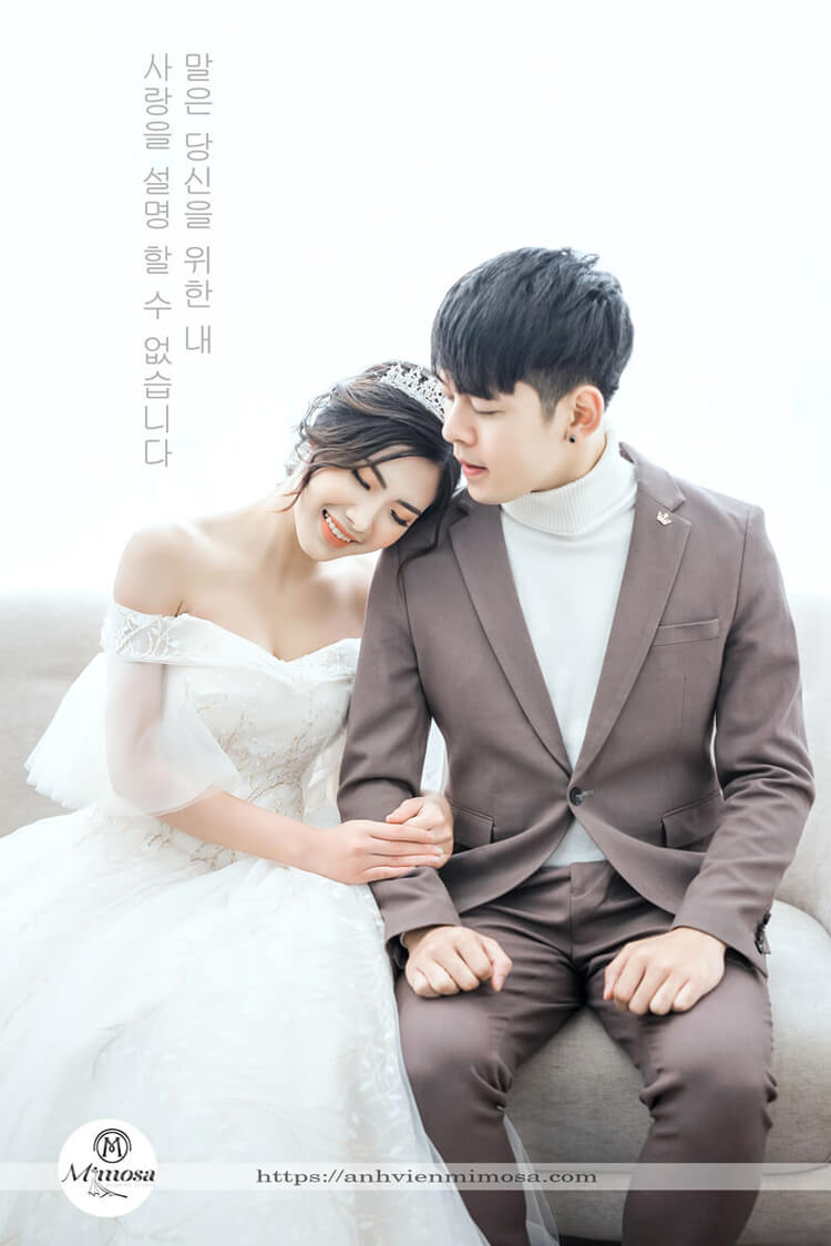 Hãy khám phá những khoảnh khắc tuyệt đẹp của đám cưới Hàn Quốc bằng bộ ảnh chụp cưới đầy lãng mạn và truyền cảm hứng. Bộ ảnh sẽ đưa bạn đến những địa điểm đẹp nhất của xứ sở kim chi cùng những trang phục cưới đầy ấn tượng và sang trọng.