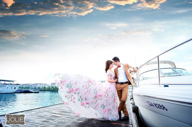 Bạn đang tìm kiếm một lựa chọn hoàn hảo cho buổi chụp ảnh cưới tại Quảng Ninh? Hãy thưởng thức những bức ảnh cưới tuyệt đẹp, độc đáo tại quản Ninh. Tại đây, bạn sẽ có cơ hội lưu giữ những khoảnh khắc đáng nhớ trong ngày trọng đại của mình.