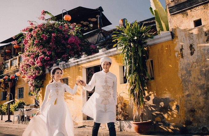 Mimosa Wedding là đơn vị uy tín trong lĩnh vực tổ chức tiệc cưới và chụp ảnh cưới. Với phong cách riêng biệt và sáng tạo độc đáo, chúng tôi sẽ mang đến cho bạn những bức ảnh cưới đẹp như mơ để lưu giữ những kỷ niệm đáng nhớ.